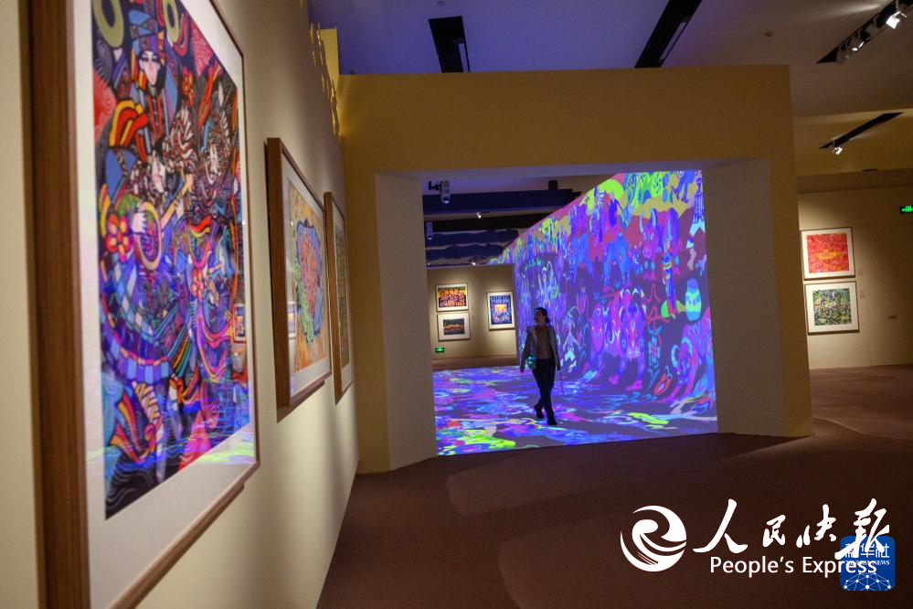 “大地绘彩——2025年农民画大展”在国博开幕