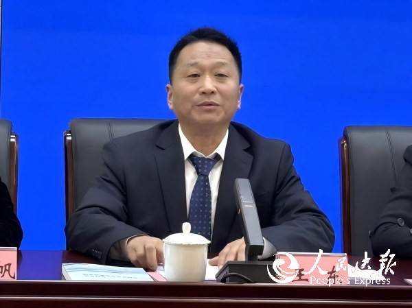 “网红”村支书带货、村民成治理主角！···