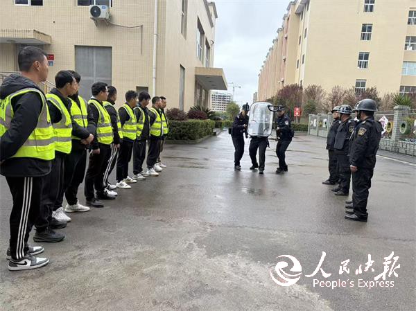 以练筑防 守护校园——开江县复兴小学···