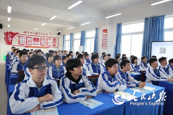 无毒青春护成长   禁毒教育进校园—···